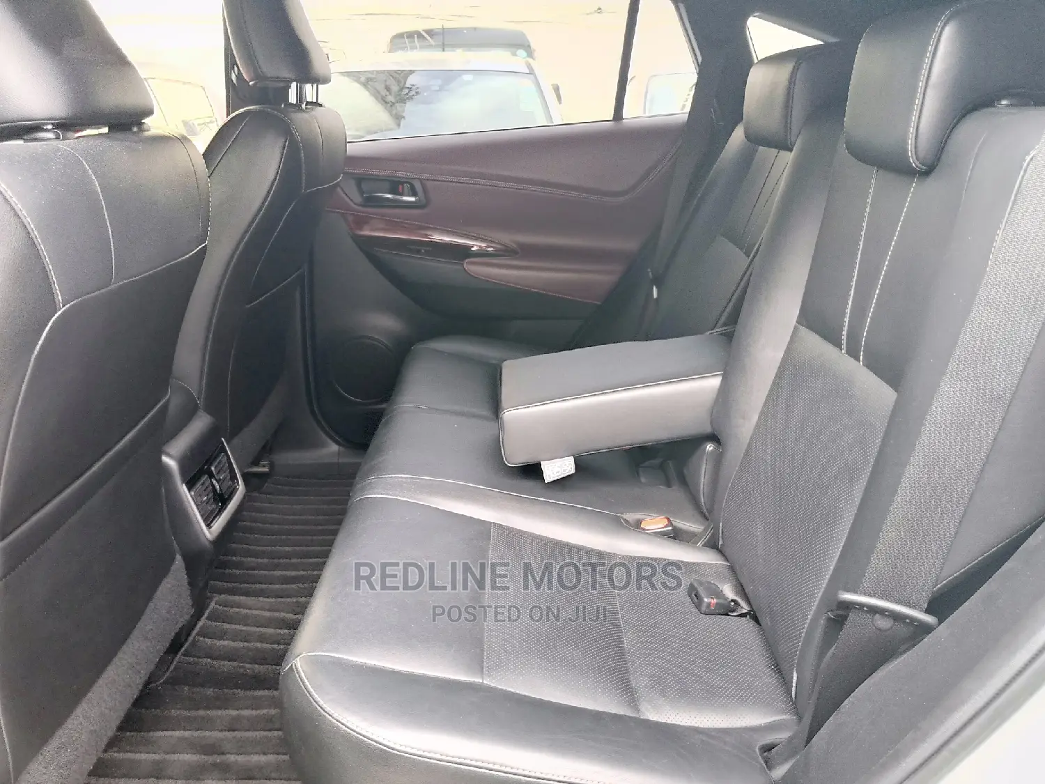 Toyota Harrier 2.0 4WD 2016 White