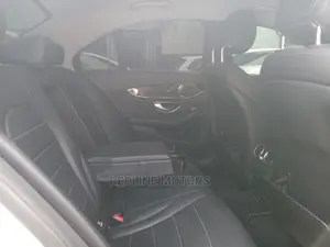 Mercedes-Benz C200 2016 Off White