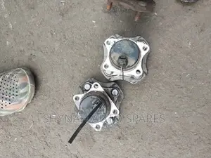 Toyota Platz and Toyota Ist Old Model Rear Hubs 2wd