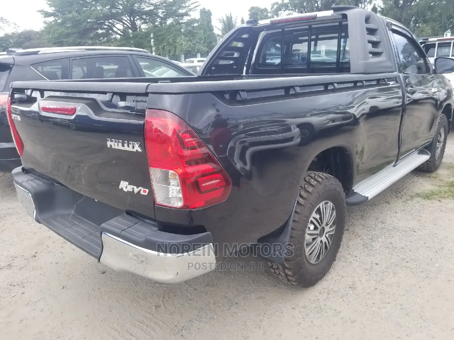 Toyota Hilux SR5 4x4 2015 Black