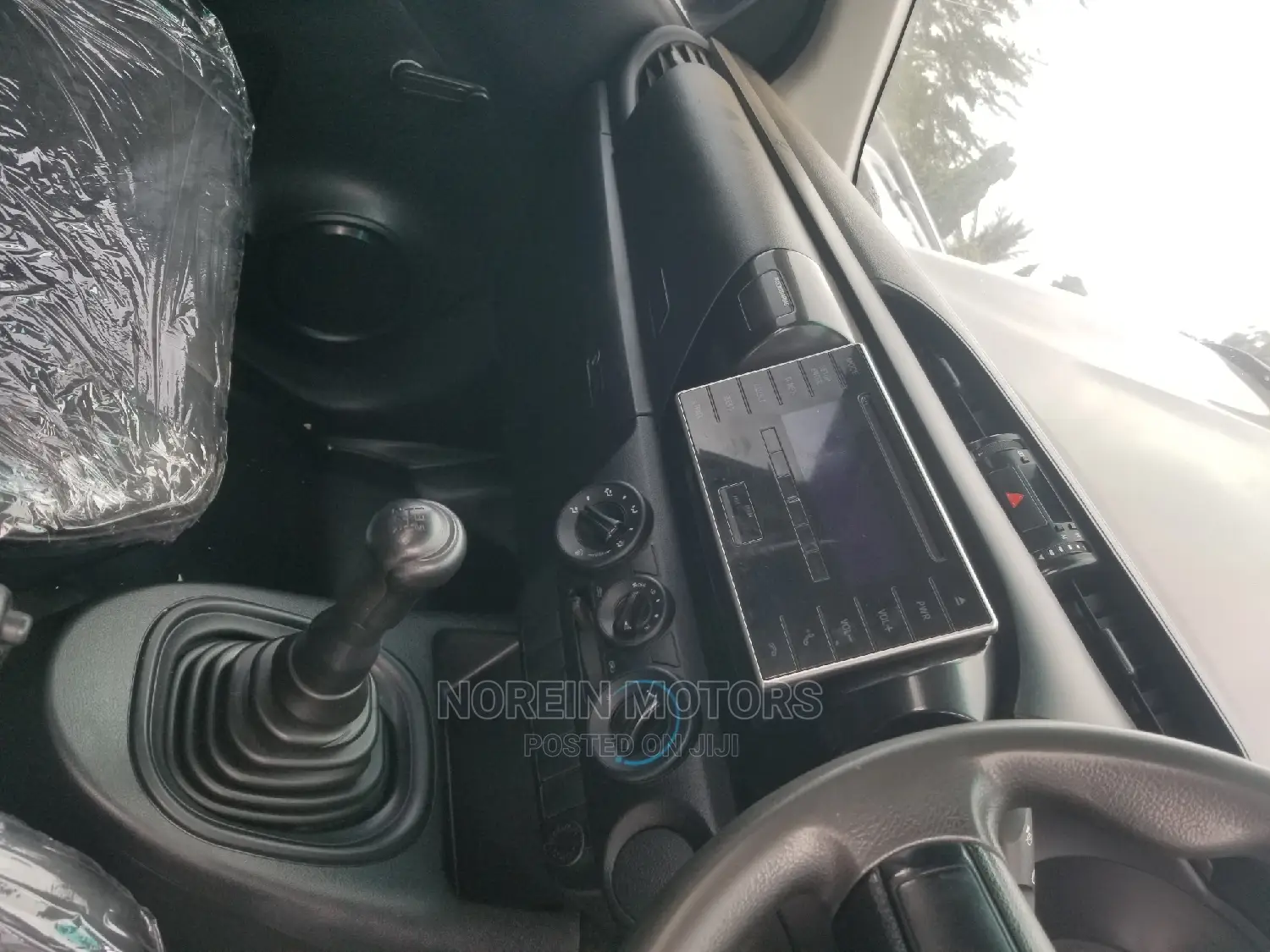 Toyota Hilux SR5 4x4 2015 Black