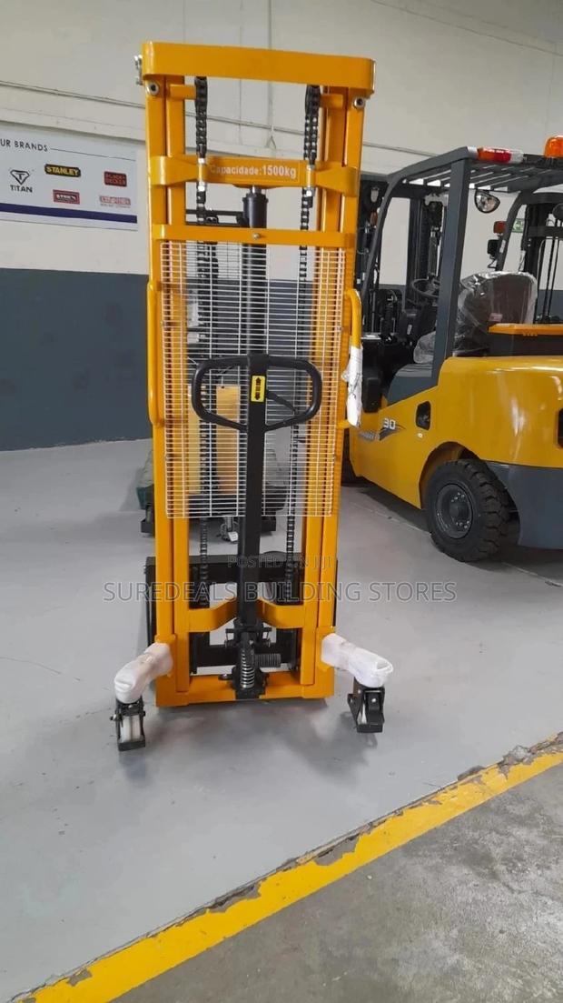 Hydraulic Manual Stacker 2ton.3mtrs. - thumbnail 3