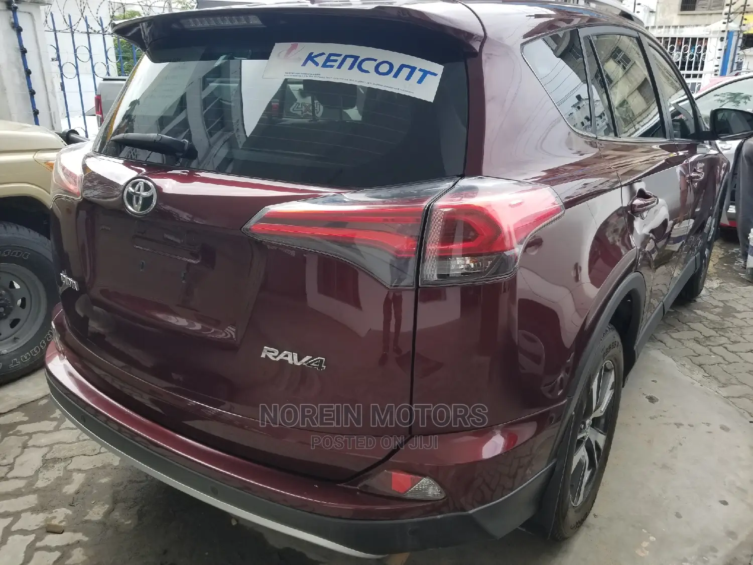 Toyota RAV4 LE 4dr SUV (2.5L 4cyl 6A) 2015 Red