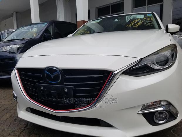 Mazda Axela SV Premium 2014 White