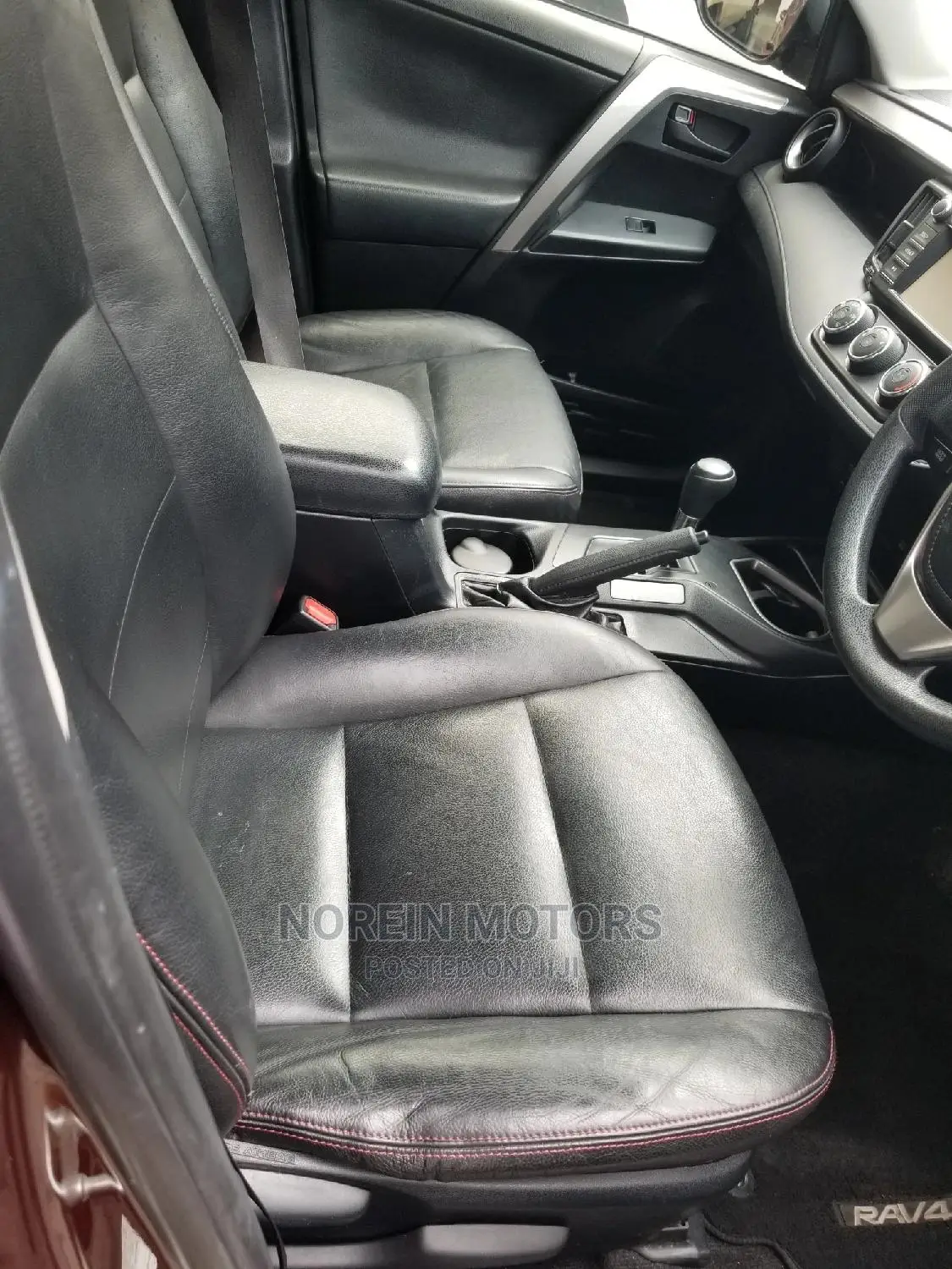 Toyota RAV4 LE 4dr SUV (2.5L 4cyl 6A) 2015 Red