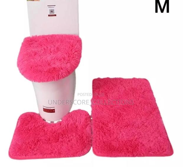 *3pc Fluffy Toilet Set* - main view