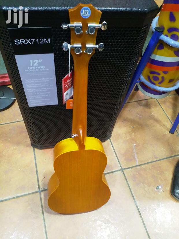 Ukulele Wooden - thumbnail 3