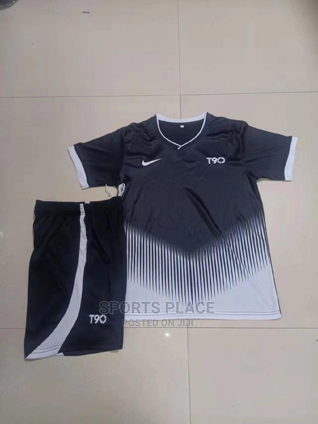 Team Jerseys/ Uniforms - main view