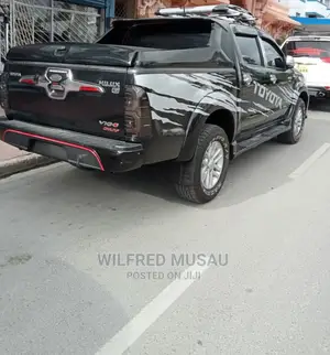 Toyota Hilux 2015 Black