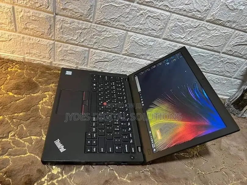 Laptop Lenovo ThinkPad X270 8GB Intel Core I7 SSD 256GB