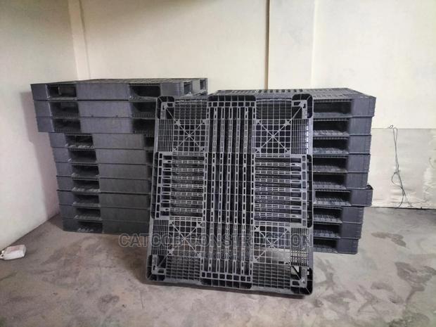 Plastic Pallets/ Racks