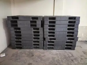Plastic Pallets/ Racks