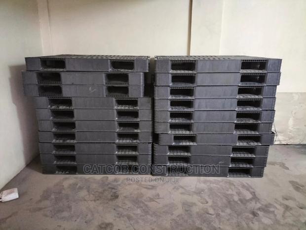 Plastic Pallets/ Racks - thumbnail 2