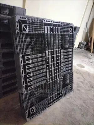Plastic Pallets/ Racks