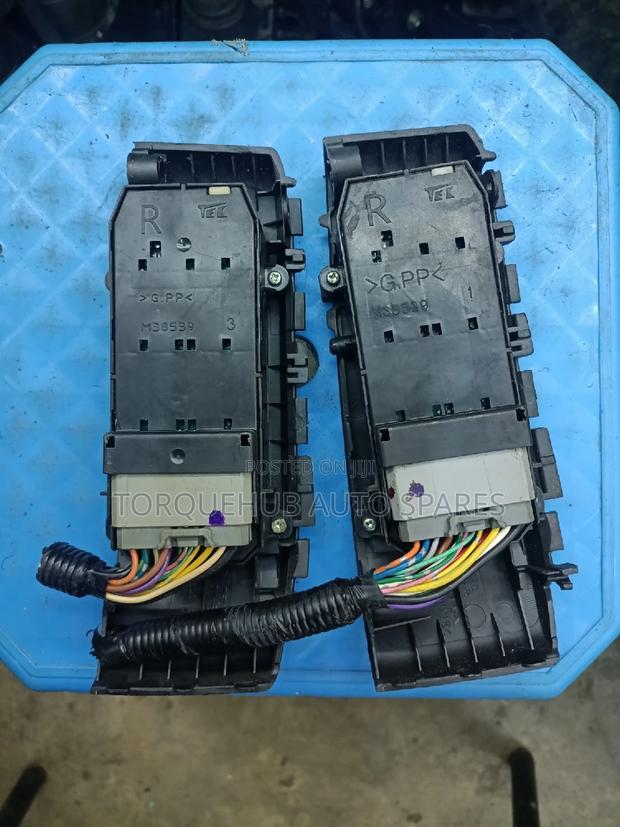 Power Window Switch Honda Fit 2008 - thumbnail 2