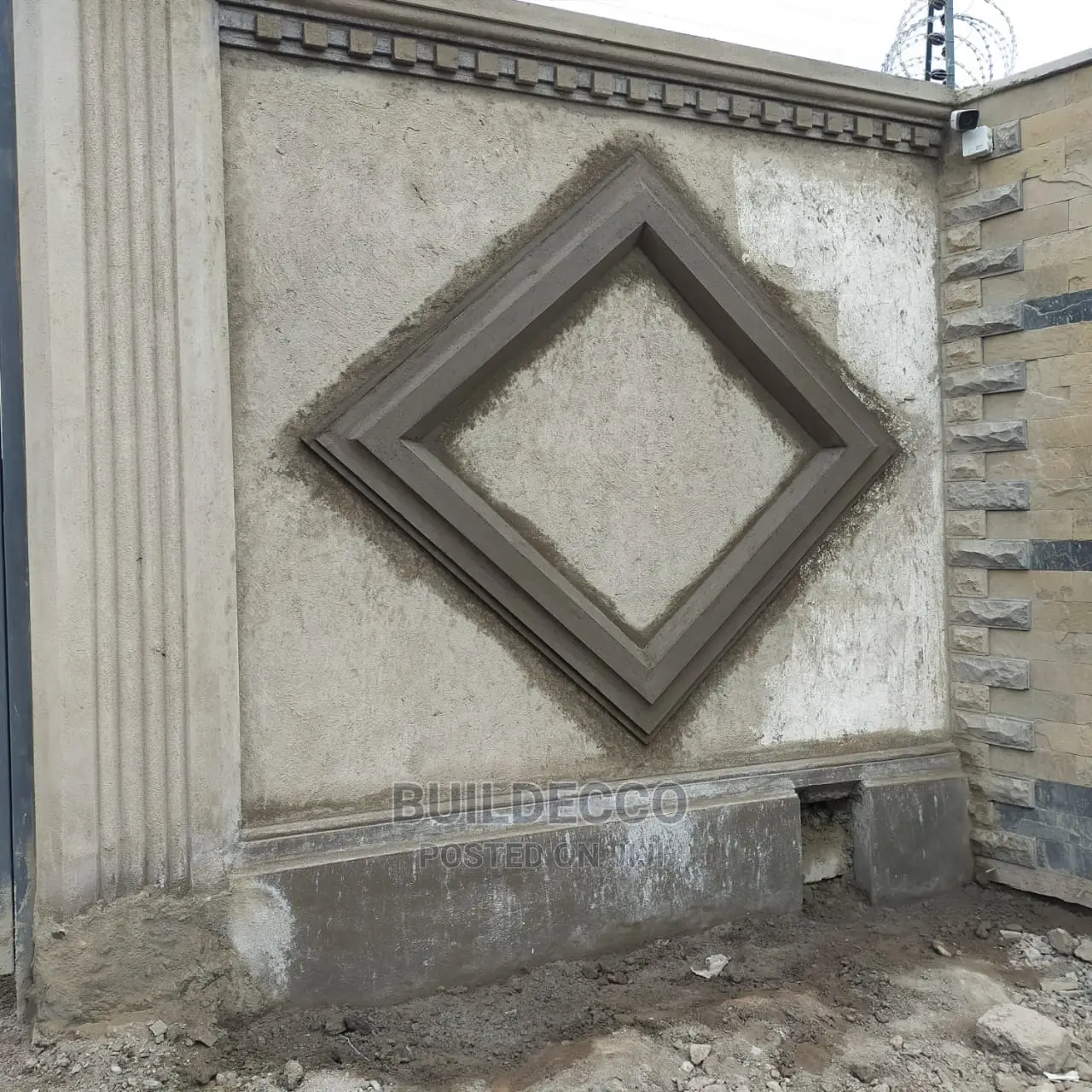 Moulding DesignCement Sand Exterior Decorations in Roysambu Building