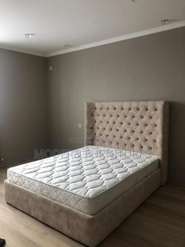 5/6 Tufted Bed - main view
