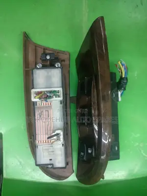 Nissan Sunny B15 Main Door Switch