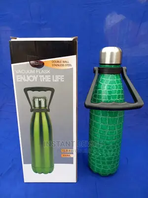 Double Wall Stainless Steel Vacuum Flask - Keeps Drinks HOT