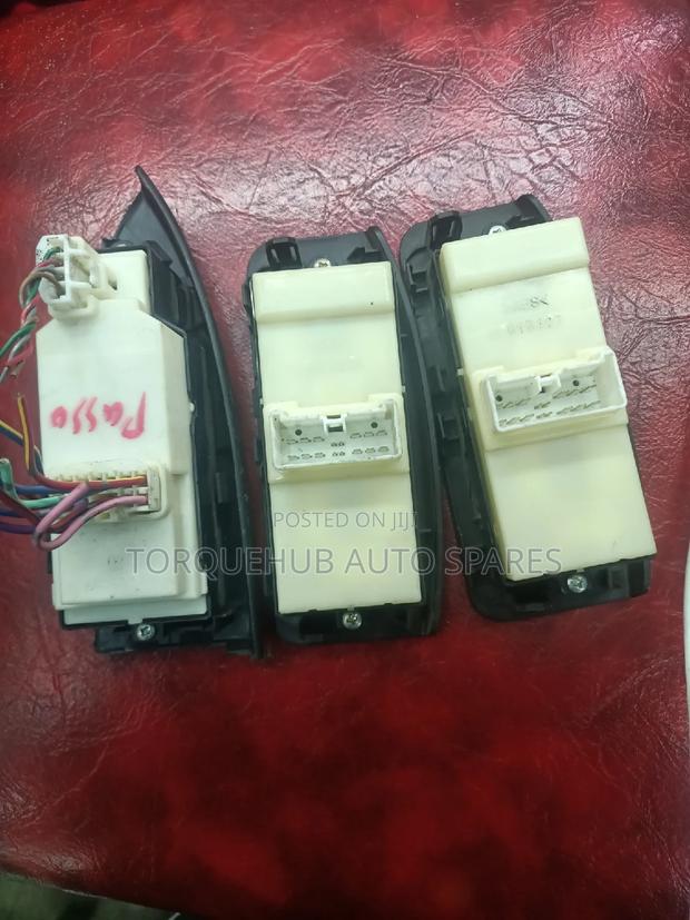 Power Window Switch for Passo - thumbnail 2