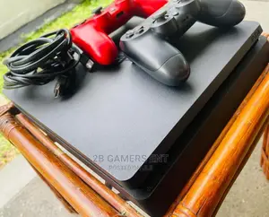 Play Station 4 Slim, 2 Pads, Red and Black