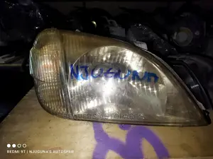 Toyota. Nadia 2005 Headlight.