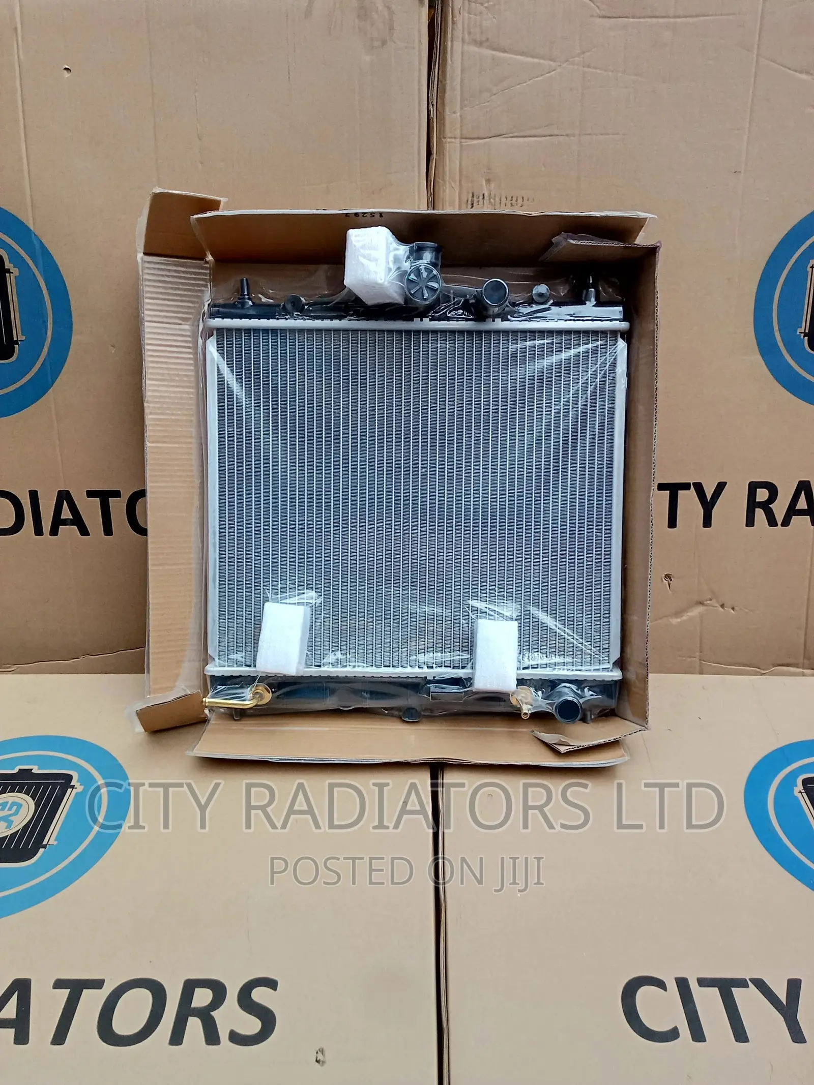 Radiator for Nissan Note.
