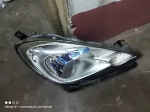 Honda. Fit. 2012 Headlight.