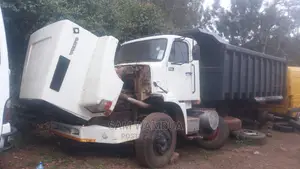 We Buy All Types of Grounded Lorries, Machines Equipments