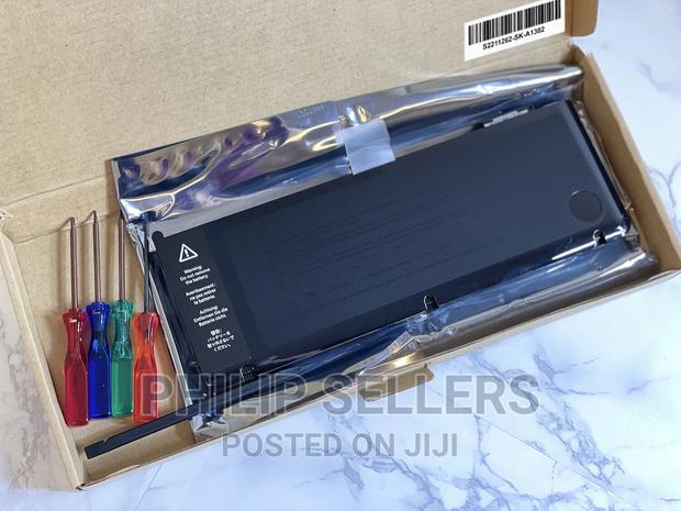 New Genuine A1382 Battery for Apple Macbook Pro - thumbnail 3