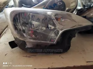 Ractis 2012 Non Zenon Headlight