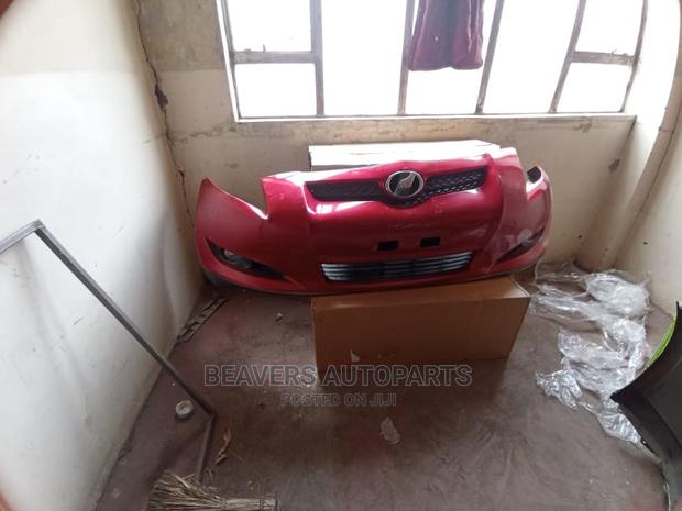 Auris 2005 Front Bumper - main view