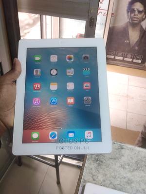 Apple iPad 2 Wi-Fi 16 GB Silver - main view