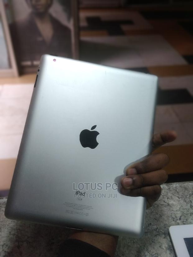 Apple iPad 2 Wi-Fi 16 GB Silver - thumbnail 2