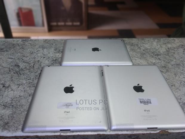 Apple iPad 2 Wi-Fi 16 GB Silver - thumbnail 2