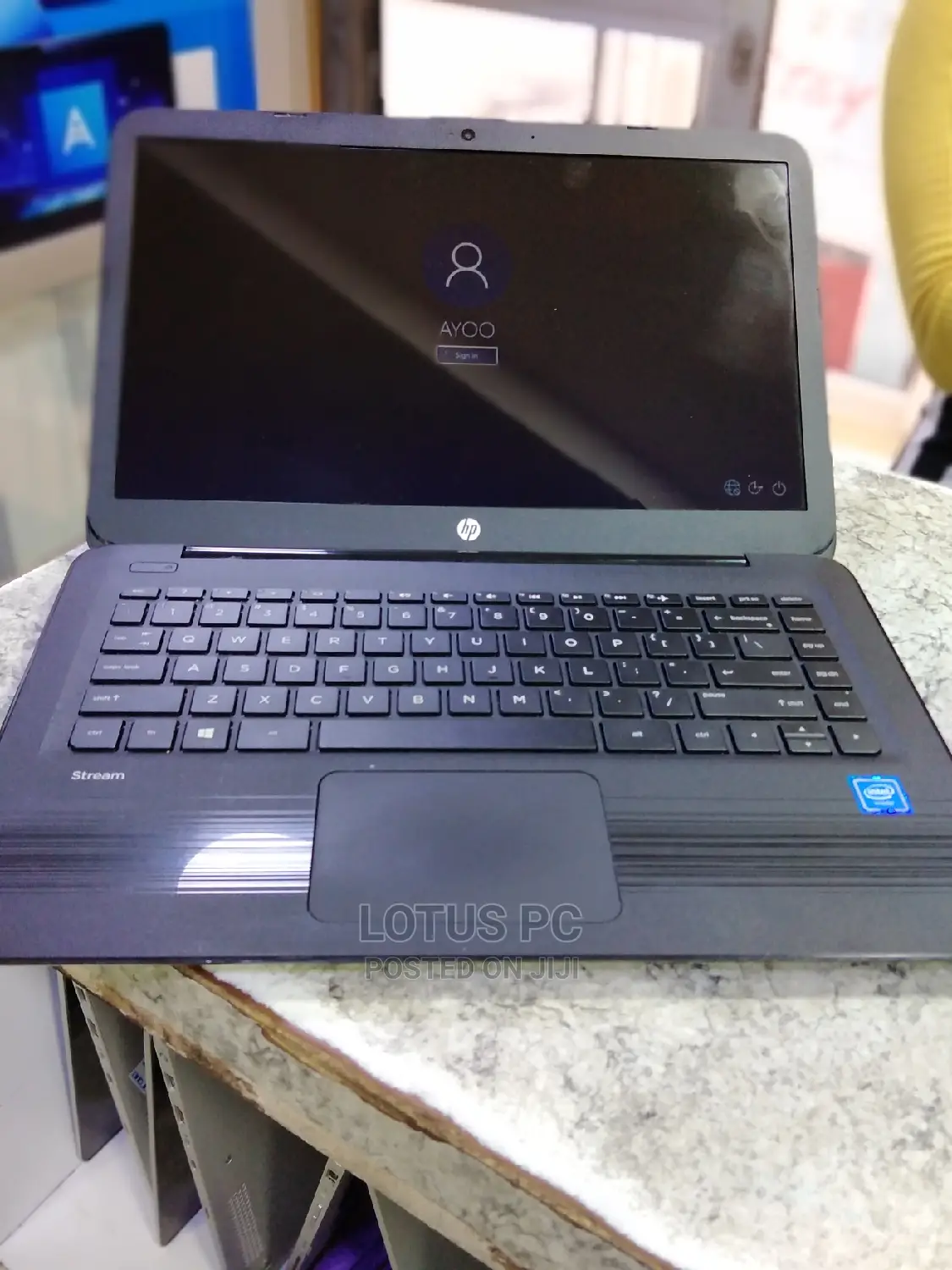 Laptop HP Stream 14 4GB Intel Celeron SSD 60GB
