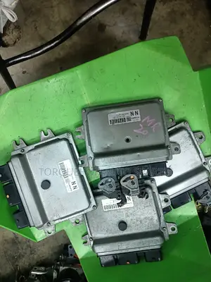 Nissan Serena Engine Control Unit