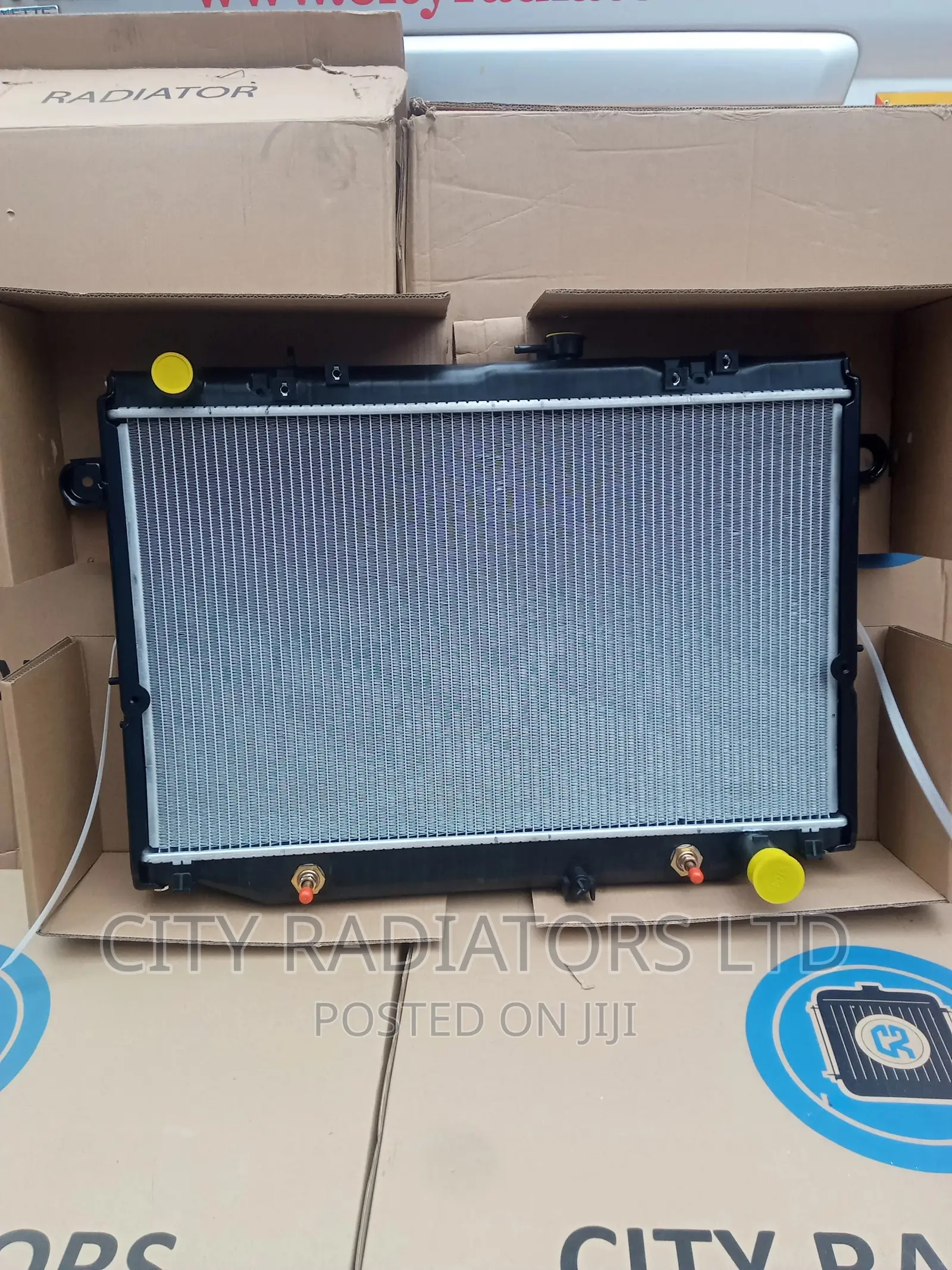Radiator for Toyota Landcruiser FJ80.