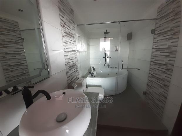 Shower Screen Enclosure - thumbnail 4