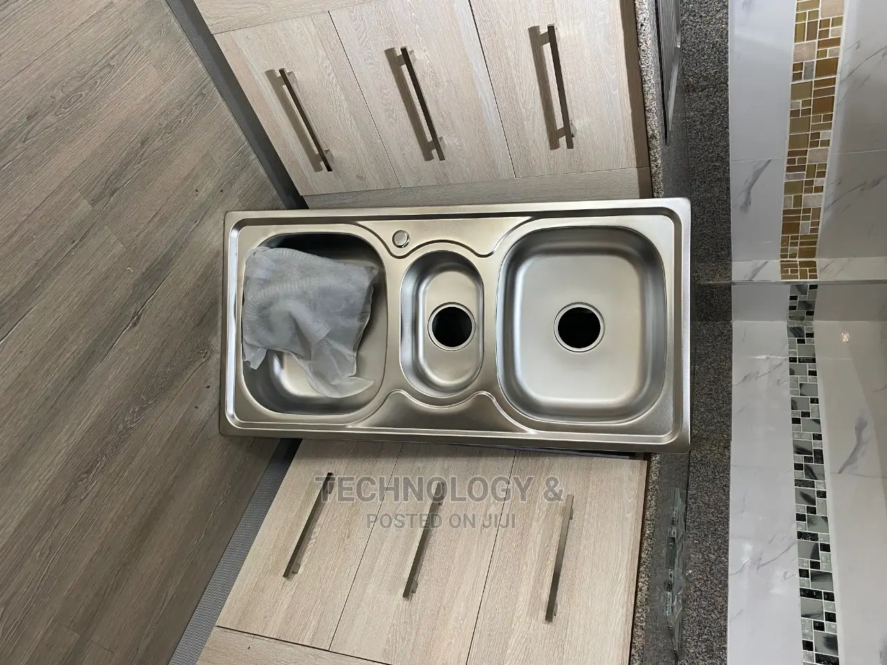 Stainless Kitchen Sink(T Bowl)