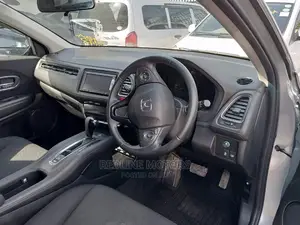 Honda Vezel 2016 Silver