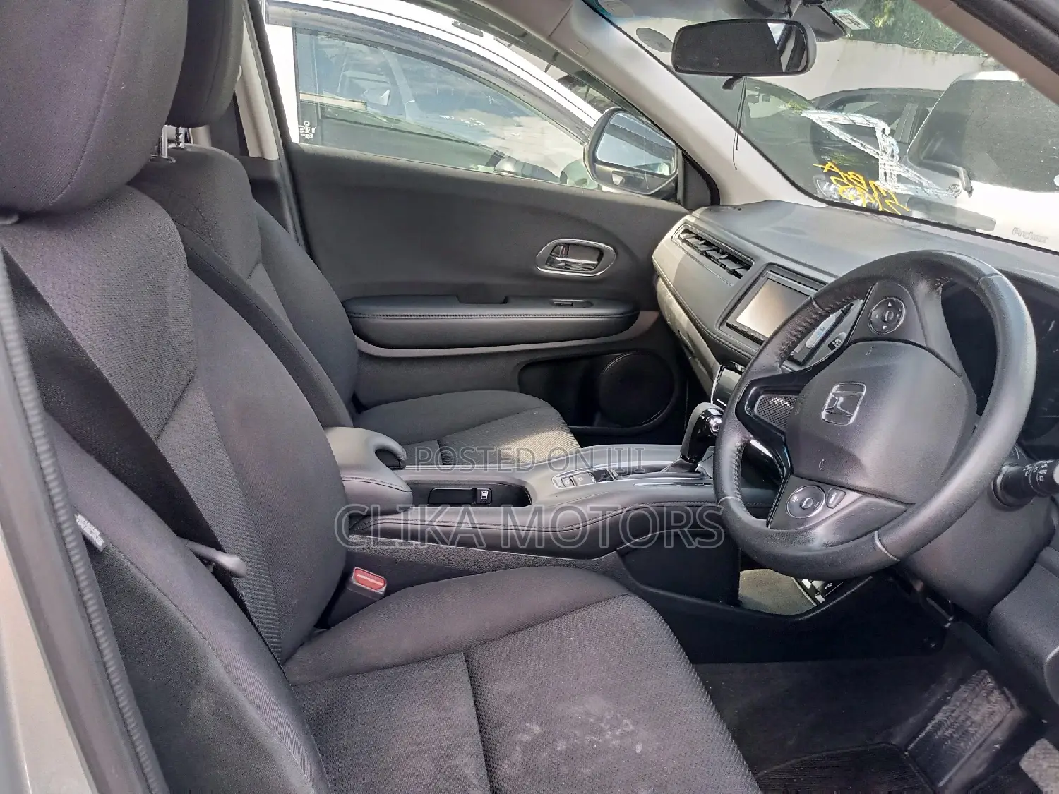 Honda Vezel 2016 Silver