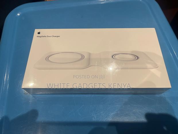 Magsafe Duo Charger - main view