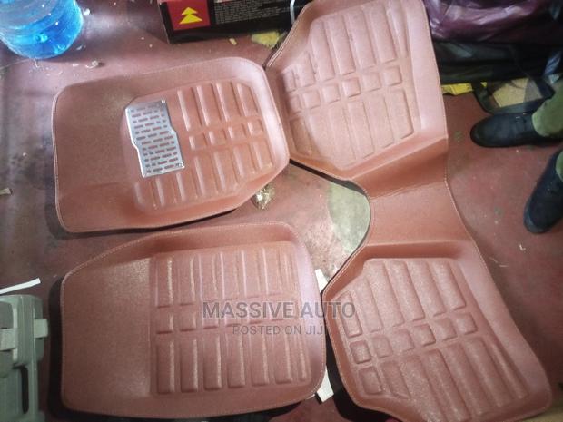 Universal 4 D Car Floor Mats