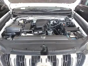 Toyota Land Cruiser Prado 2016 White