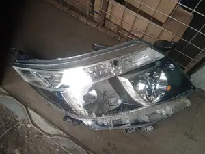 Noah 2015 Headlight Xenon