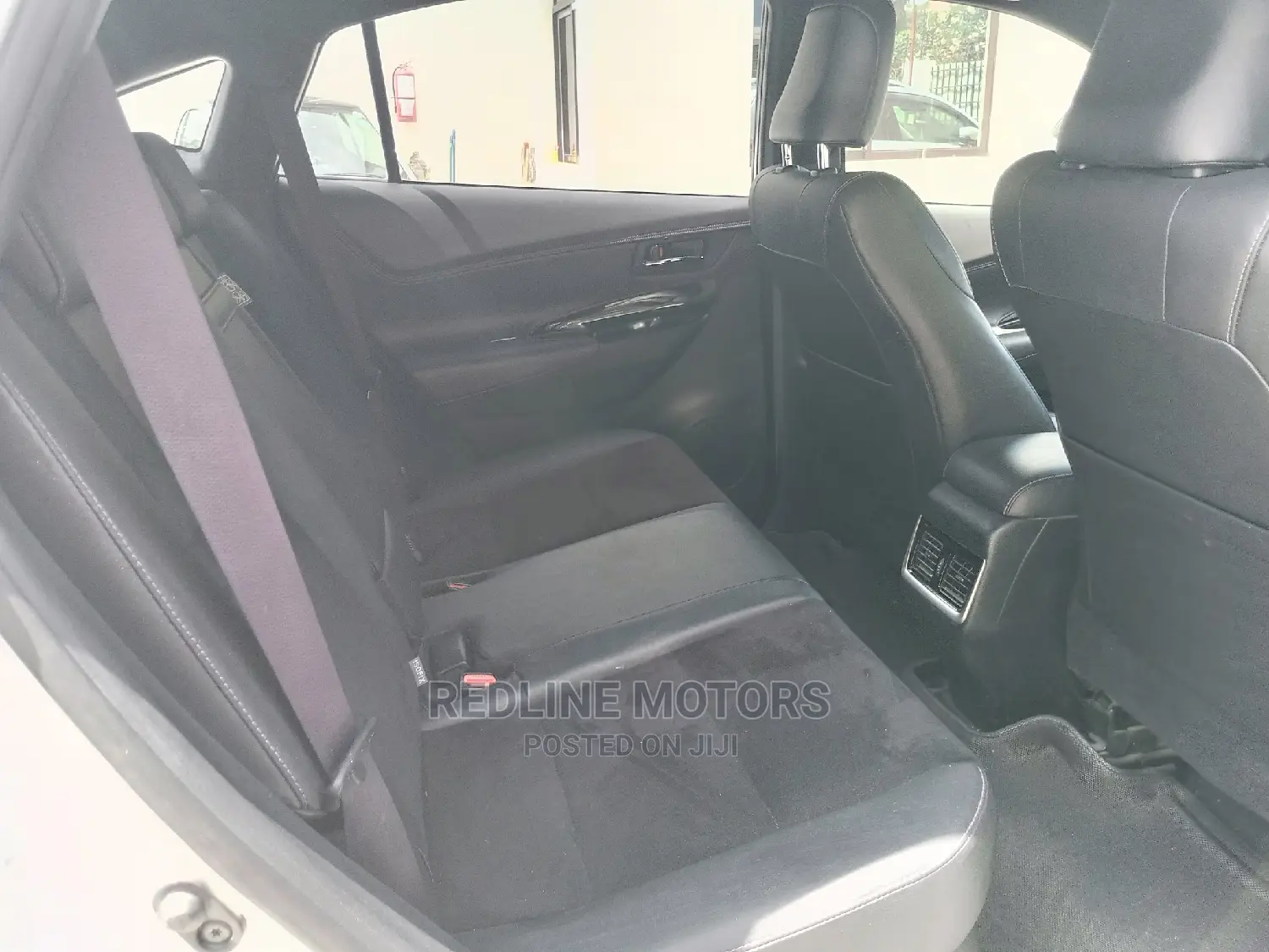 Toyota Harrier 2.0 2016 White