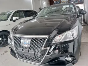 Toyota Crown 2016 Black