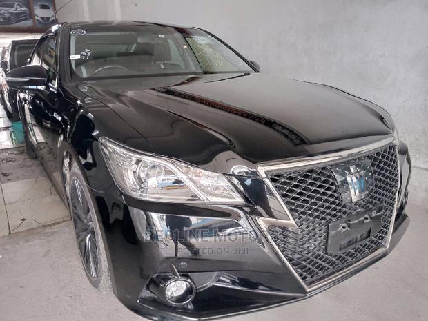 Toyota Crown 2016 Black - thumbnail 2
