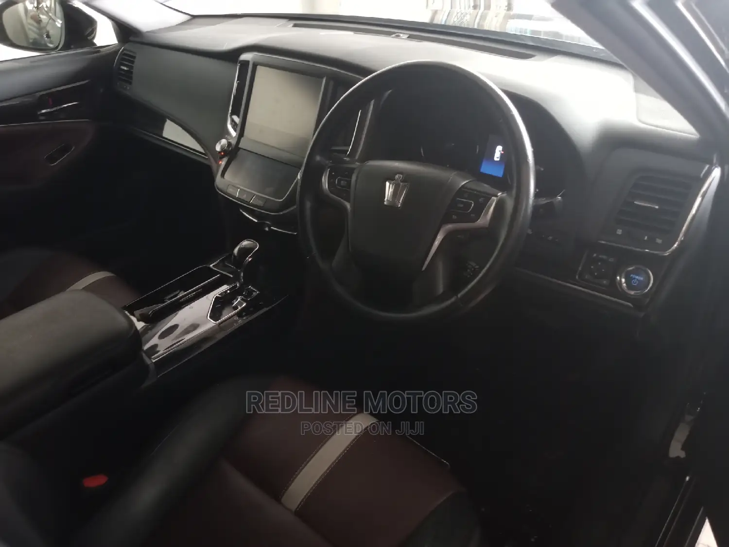 Toyota Crown 2016 Black